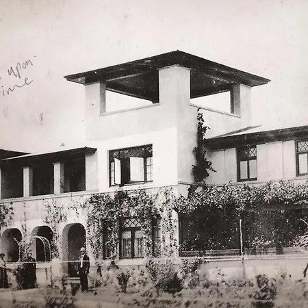 Summerwood Guest House-2